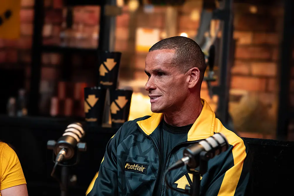 Rivaldo critica Vini Jr. por reclamação em substituição e elogia fase de Coutinho no Vasco 6 Rivaldo