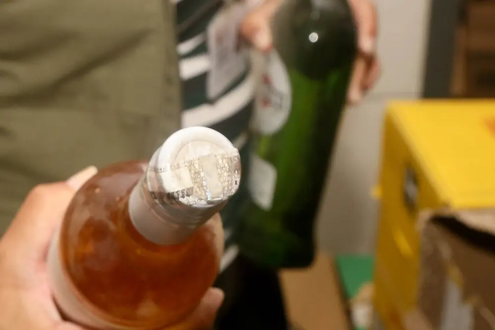 Curitiba: Polícia Civil e Vigilância Sanitária fiscalizam distribuidora no Boqueirão suspeita de fornecer bebida com metanol 3 bebida adulterada