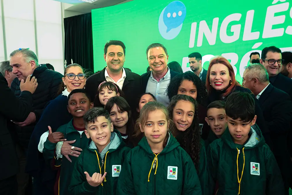 Colombo recebe R$ 70 milhões em investimentos para programas Inglês e Robótica Paraná Kids 2 colombo educacao