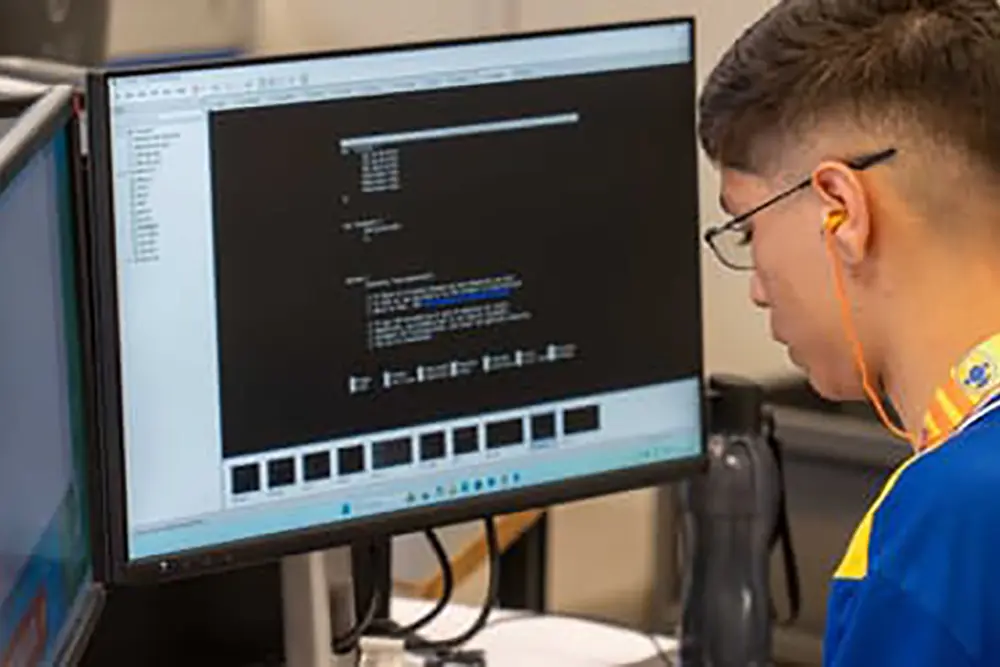 SENAI oferece 42,5 mil vagas em cursos presenciais e a distância 3 cursos presenciais e a distância