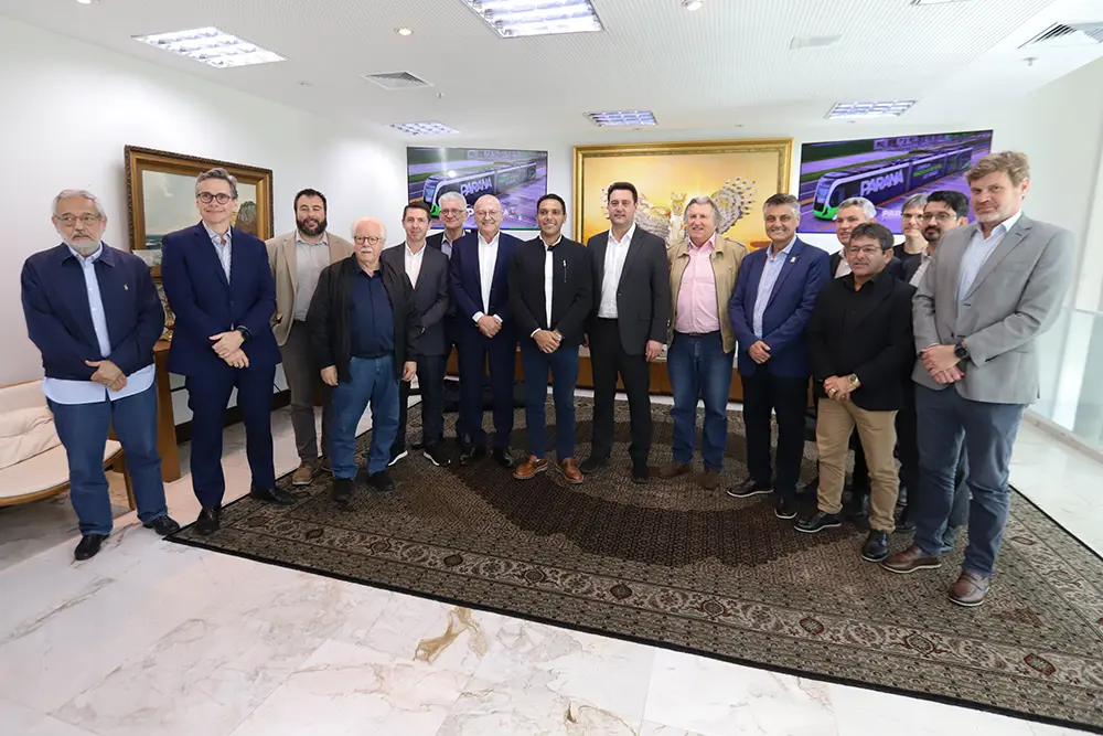 Pioneirismo Sul-Americano: Projeto Bonde Urbano Digital (BUD) em Pinhais atrai prefeitos de SC 4 governador-reuniao_autoridades_de_santa_catarina-bud