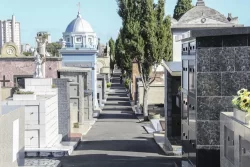 limpeza e reparos de túmulos nos cemitérios