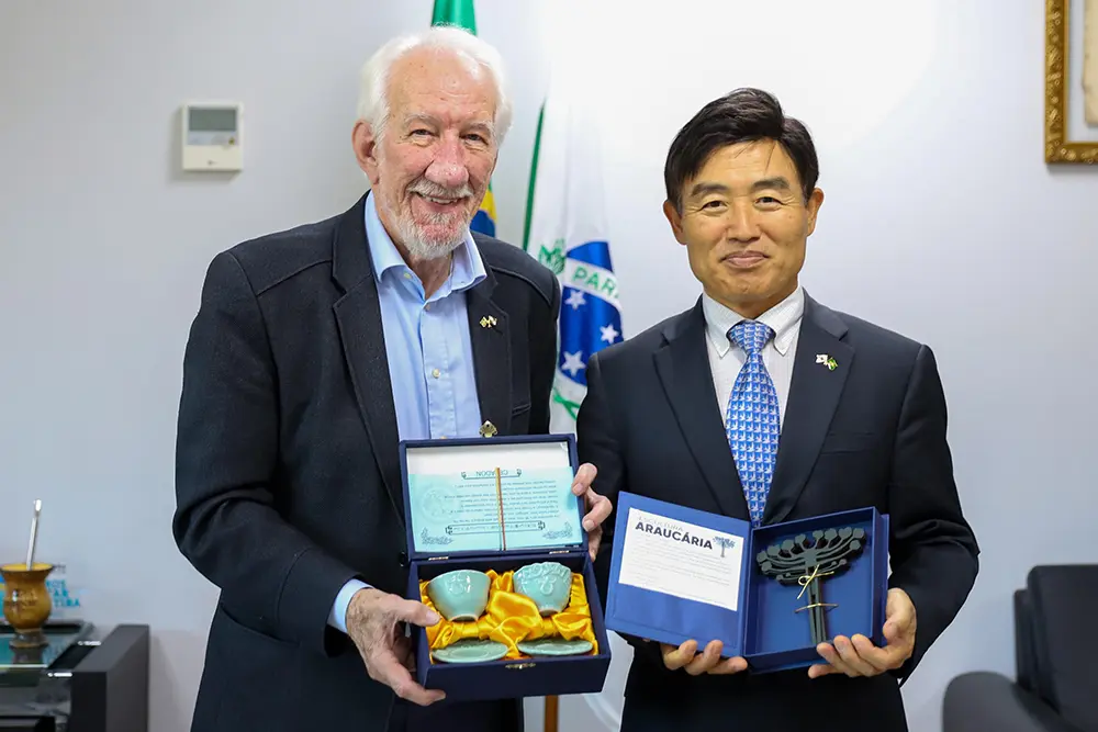 LG Electronics: Darci Piana recebe cônsul para tratar de fábrica em Fazenda Rio Grande e parceria Coreia-Paraná 4 piana lg