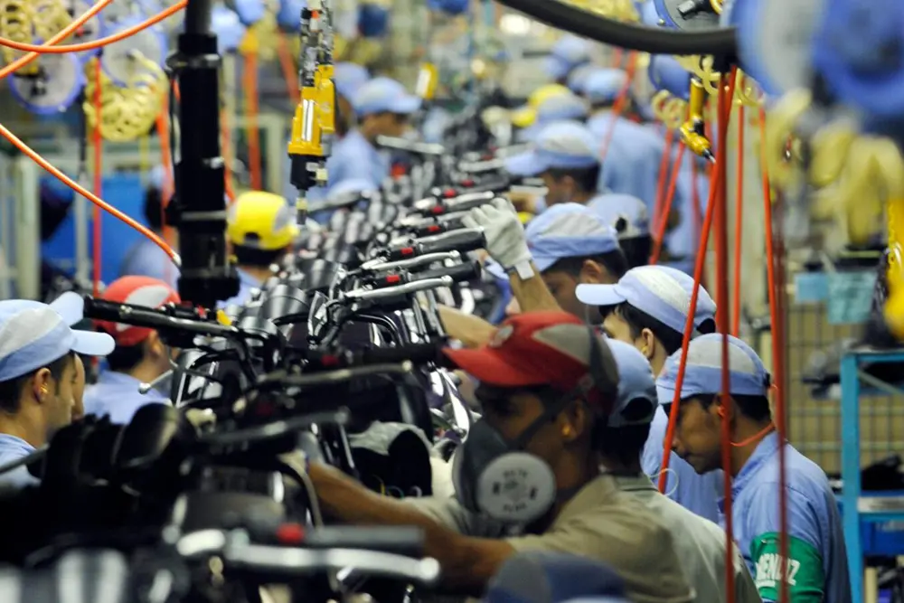 Setor produtivo vê “efeitos devastadores” em PEC que reduz jornada semanal 2 reduz jornada semanal