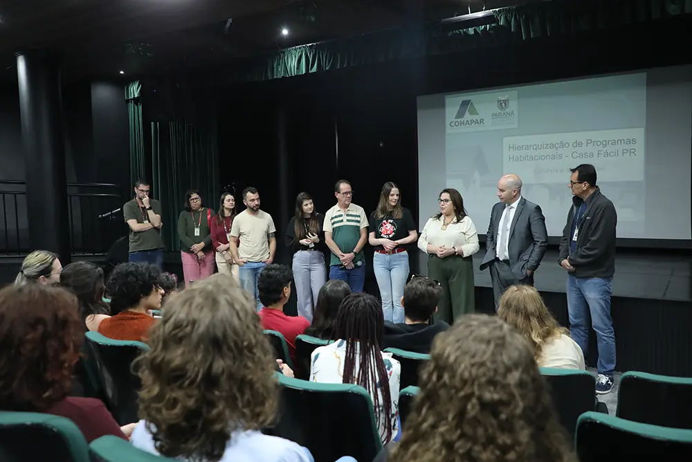 Pinhais: UFSC e Cohapar visitam projeto social que reassentou 746 famílias 2 UFSC e Cohapar