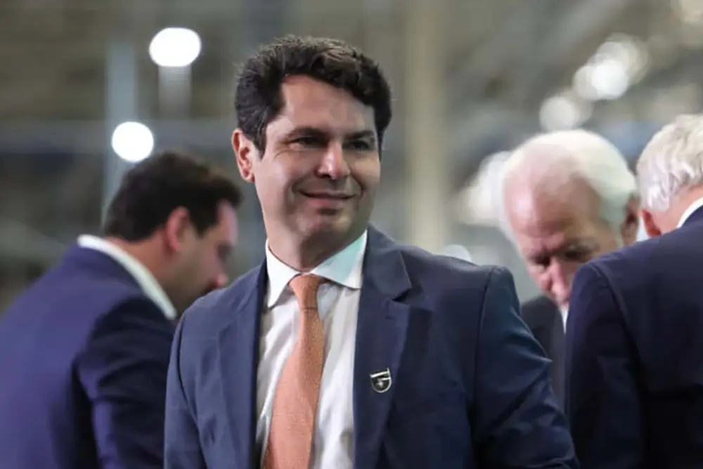 Renault e Geely anunciam R$ 3,8 bi no Paraná para carros elétricos e híbridos 8 Deputado Alexandre Curi, presidente da Assembleia Legislativa do Paraná