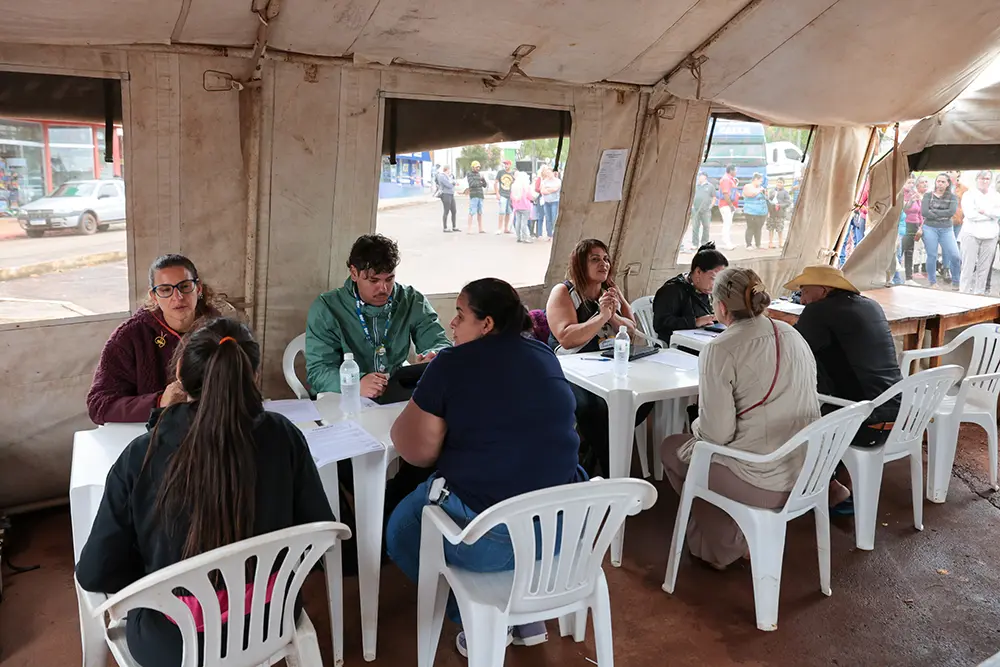 Auxílio Superação, de R$ 1 mil, chega a 1.239 famílias em Rio Bonito 1 Governo do Estado liberando Auxílio Superação Rio Bonito do Iguaçu para famílias atingidas por tornado