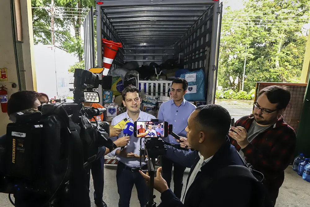 Curitiba envia 15 toneladas de ajuda humanitária a Rio Bonito do Iguaçu 1 eduardo pimentel rio bonito iguacu