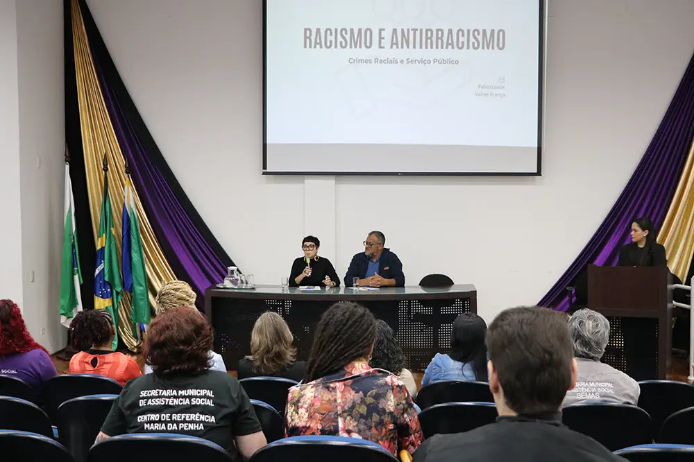 Pinhais promove capacitação sobre Desdobramentos Legais do Racismo e Injúria Racial 5 palestra racismo