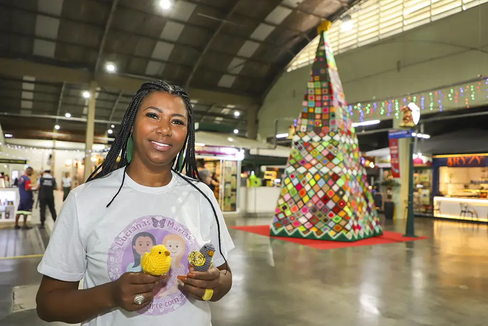 Árvore de crochê de 7 metros decora o Mercado do Capão Raso 8 Árvore de Crochê