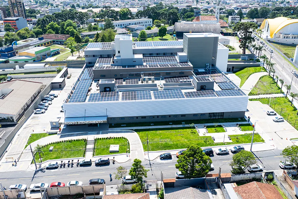 Pinhais economiza R$ 845 mil por ano com energia solar 4 SEMSA - Drone Hospital 03-12 2