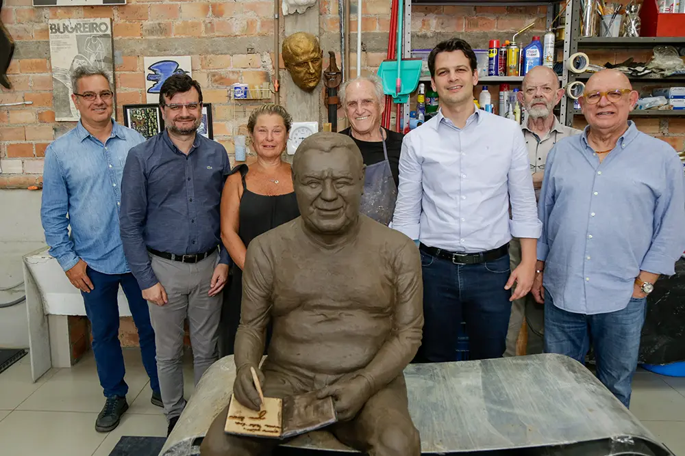 Curitiba terá escultura de Jaime Lerner na Rua XV em 2026 5 estatua jaime lerner