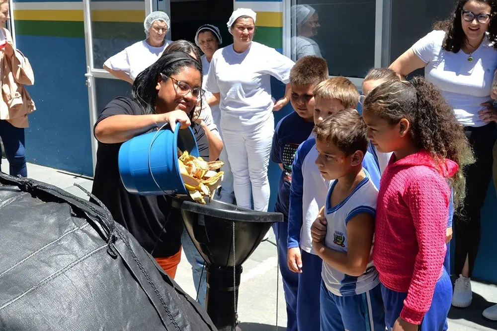 Escola de Quatro Barras ganha biodigestor e gera energia limpa 5 quatro barras biodigestor