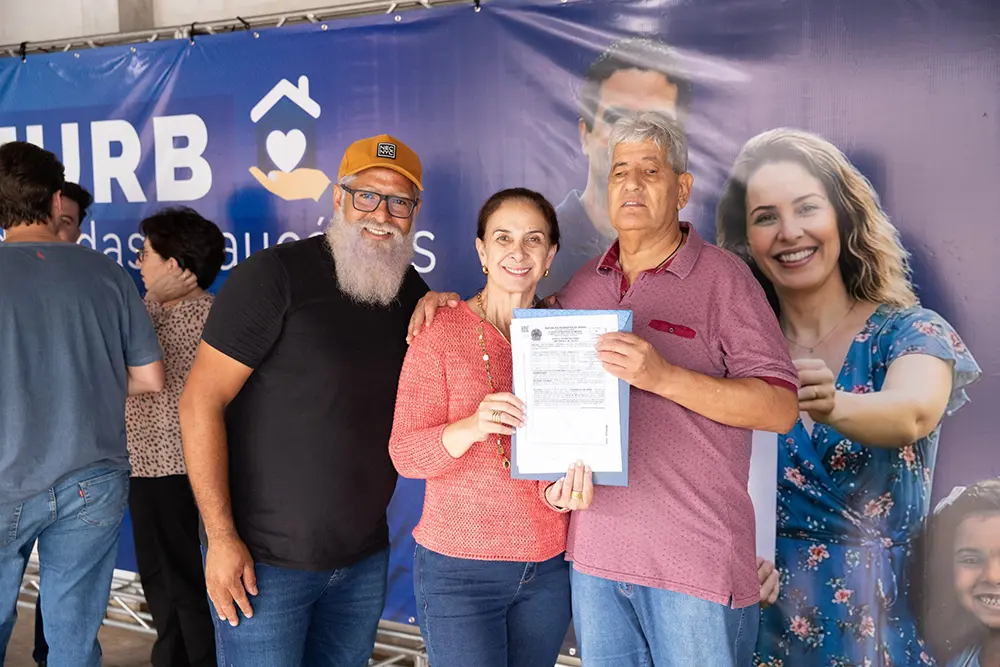 São José dos Pinhais entrega 80 títulos de propriedade no Jardim das Araucárias 1 reurb