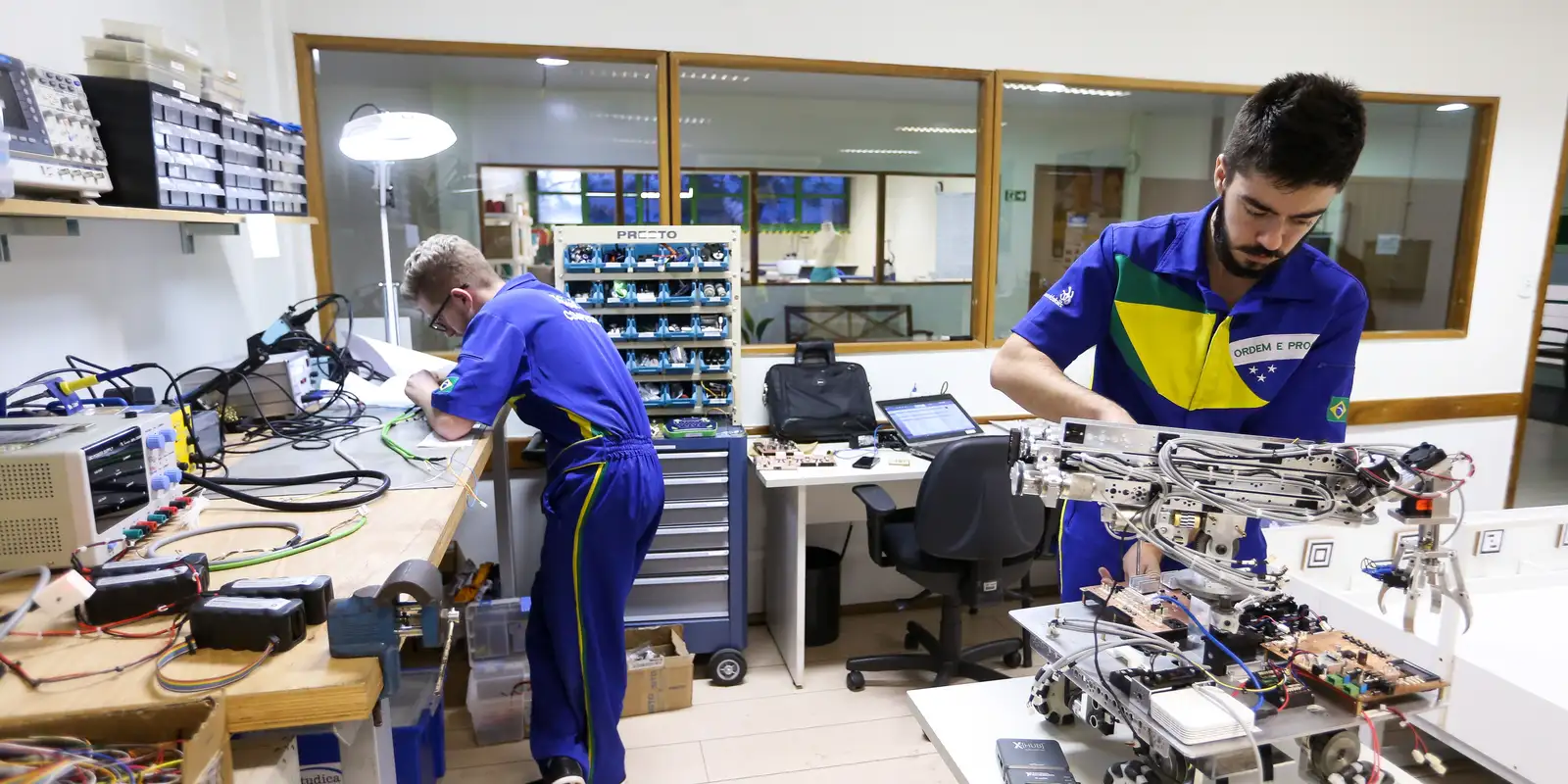 MEC Lança programa Juros por Educação: Fortalecendo a Formação Profissional 2 1092643 mcamgo abr 300917alunos2028429 1 MEC Lança programa Juros por Educação: Fortalecendo a Formação Profissional