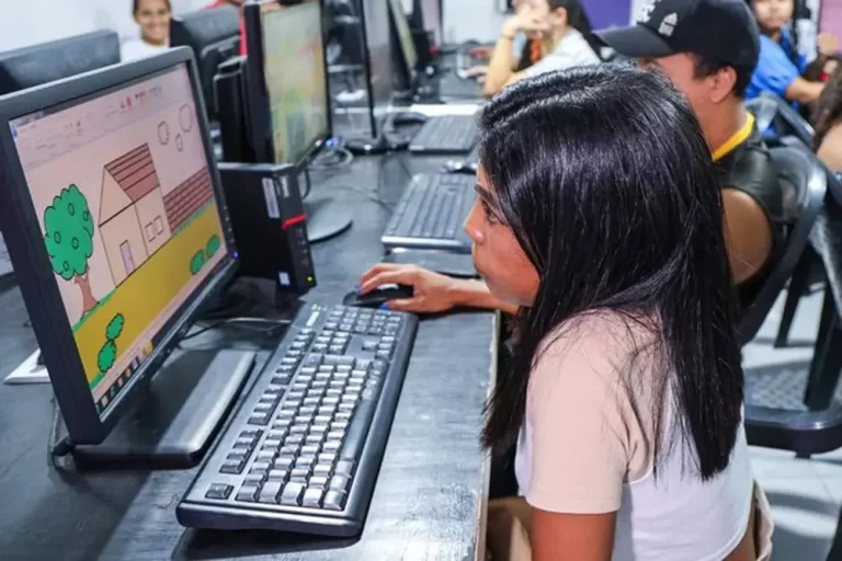 Programa Computadores para Inclusão