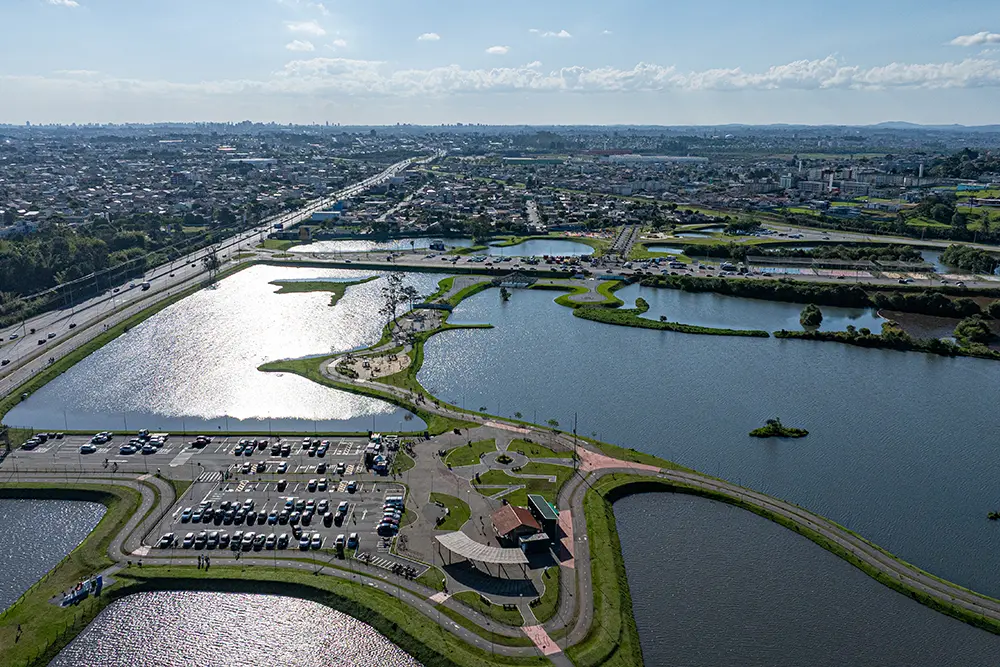 Pinhais 2025: Destaque Nacional em Gestão e Sustentabilidade 8 SEGOV - Drone Parque das Aguas