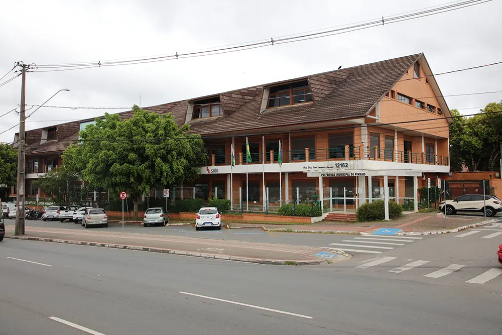 Saiba quais serviços de Pinhais funcionam na sede da Rodovia Jacomel 6 Sede Rodovia Semas e Semur