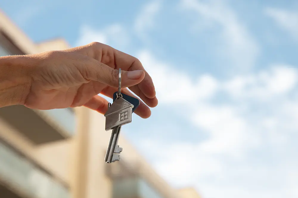 Centro lidera mercado de locação de imóveis em Curitiba 4 chave-de-mao-com-espaco-para-copias