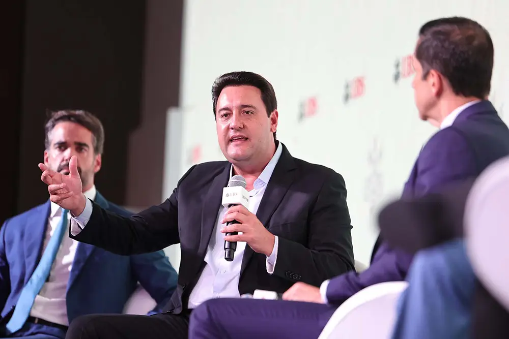 Paraná apresenta PIB de R$ 780 bilhões a investidores globais 4 ratinho junior