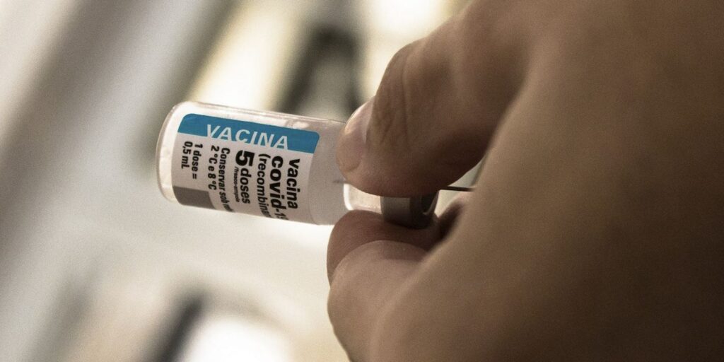 Covid-19: vacinação reduz casos, mas cobertura preocupa 1 vacina covid 19 fiocruz.05062101541 Covid-19: vacinação reduz casos, mas cobertura preocupa