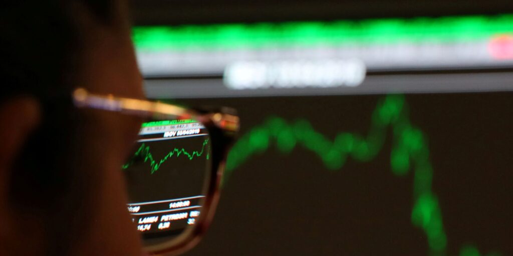 Investimentos institucionais na B3 atingem R$ 1,7 tri em 2025 7 2020 10 01t205311z 1 lynxmpeg9051s rtroptp 4 bovespa fecha Investimentos institucionais na B3 atingem R$ 1,7 tri em 2025