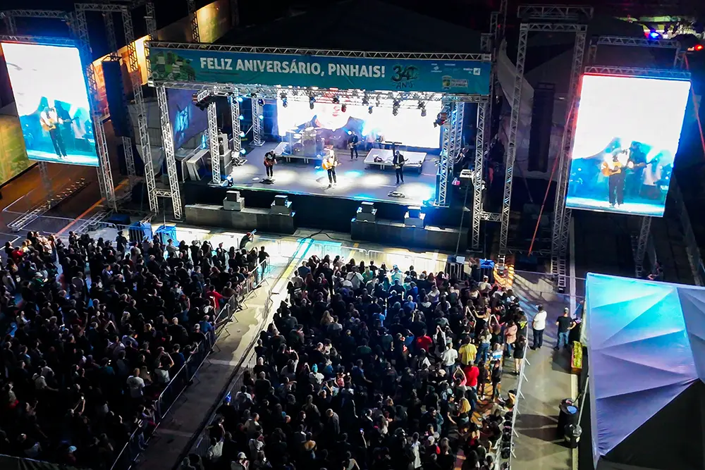 Bandas Nenhum de Nós e Atitude 67 comandaram as celebrações de 34 anos do município de Pinhais 4 Os músicos do Nenhum de Nós do Atitude 67 destacaram a alegria em participar da programação de aniversário de Pinhais