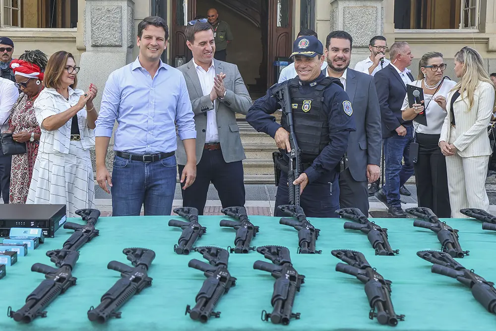 Eduardo Pimentel entrega novos equipamentos à Guarda Municipal 2 eduardo pimentel