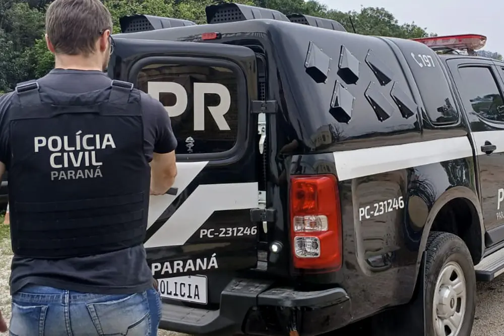 Polícia Civil do Paraná prende nove pessoas por golpes de falsos anúncios em Curitiba 6 Operação desarticulou escritório na Avenida Marechal Floriano Peixoto após denúncia de vítima com prejuízo de R$ 60 mil