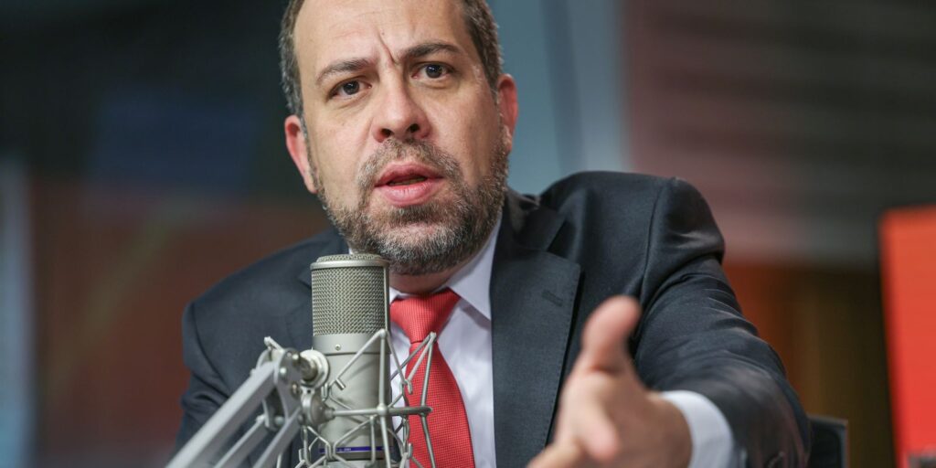 Boulos: Negociação com Caminhoneiros Evita greve por Diesel 1 pzzb1621 0 Boulos: Negociação com Caminhoneiros Evita greve por Diesel