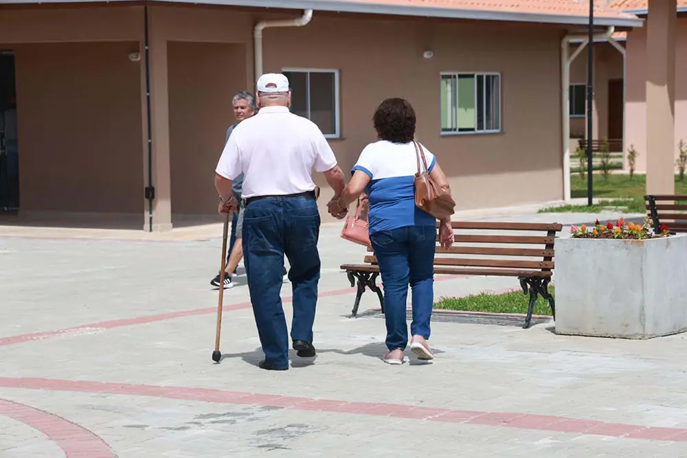 Queda de idosos no Paraná: 13 mil casos e alerta de prevenção 5 queda idosos