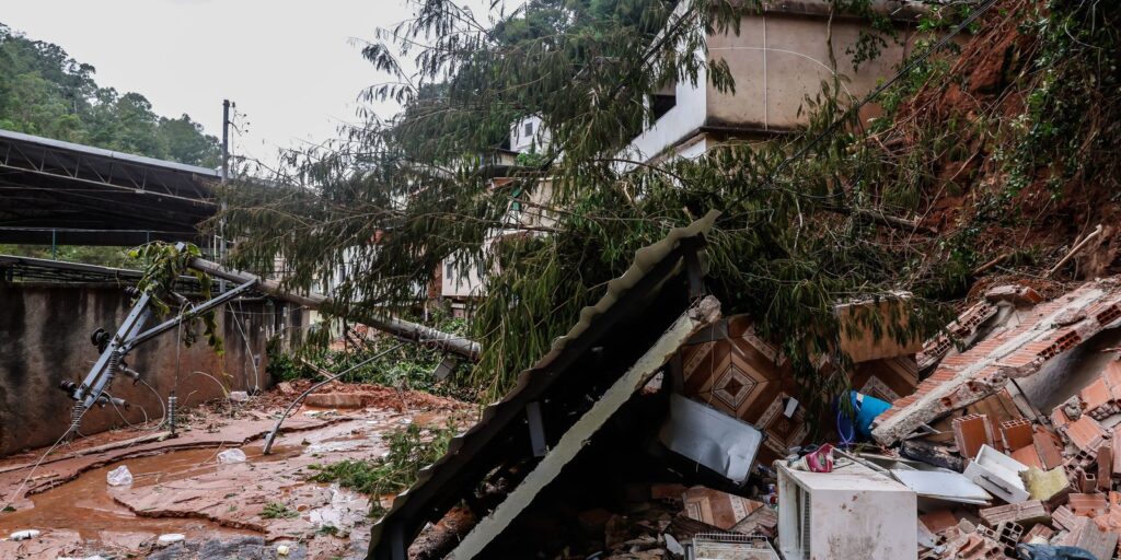 Governo libera auxílio de R$ 7,3 mil para vítimas das chuvas em MG 5 rbr1869.jpg 0 Governo libera auxílio de R$ 7,3 mil para vítimas das chuvas em MG