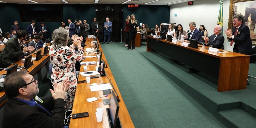 Fim da escala 6x1: Câmara avança em redução de jornada 1 0d9a2493 Fim da escala 6x1: Câmara avança em redução de jornada