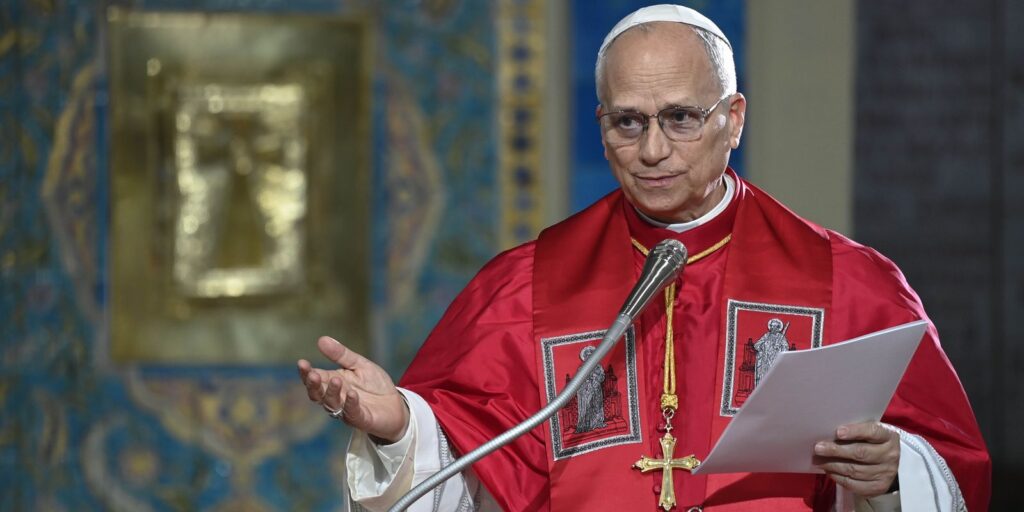 CNBB apoia Papa Leão XIV após críticas de Trump 1 2026 04 13t183220z 1889218006 mt1sipa000sl63mb rtrmadp 3 sipa usa CNBB apoia Papa Leão XIV após críticas de Trump