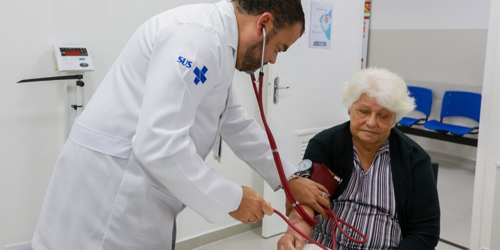 VSR em Idosos: Riscos, sintomas e cuidados essenciais 1 55128774661 953c822e3d o VSR em Idosos: Riscos, sintomas e cuidados essenciais