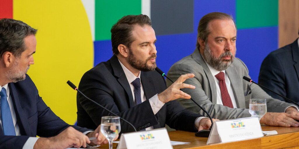 Imposto do cigarro aumenta para compensar desoneração de combustíveis 4 55192249265 fd4a4f3ced o Imposto do cigarro aumenta para compensar desoneração de combustíveis