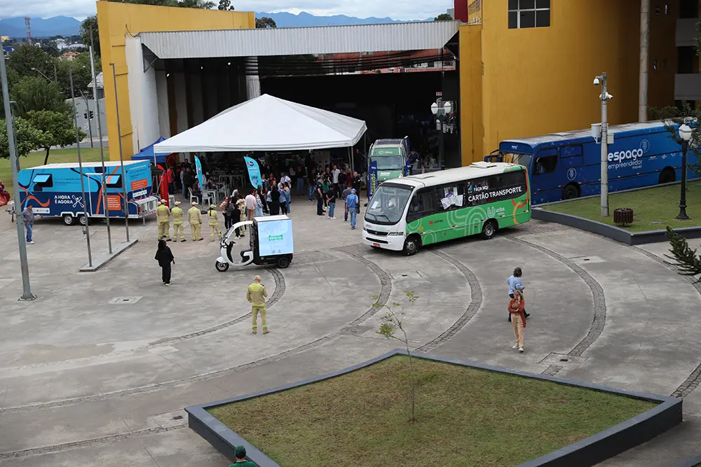 Assembleia nos Bairros realiza quase dois mil atendimentos no Cajuru, em Curitiba 5 O programa Assembleia nos Bairros consolidou-se ao longo de 2025 e 2026 como uma ponte entre o Legislativo e as comunidades