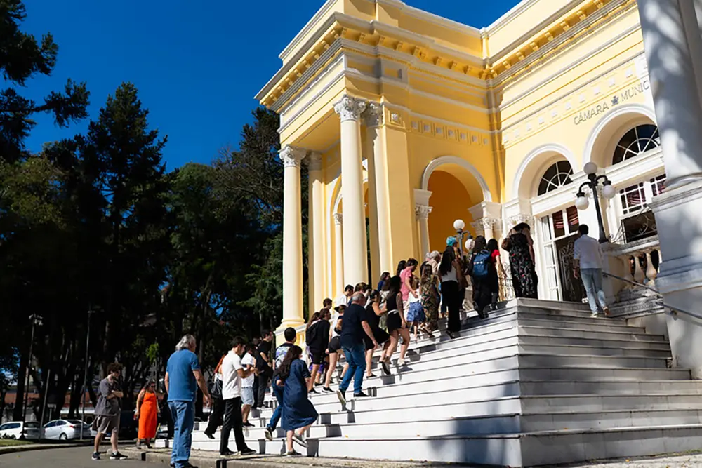 População ocupa a Câmara Municipal para trazer demandas aos vereadores 5 Câmara foi aberta às 9h para dar acesso aos gabinetes e atividades do evento