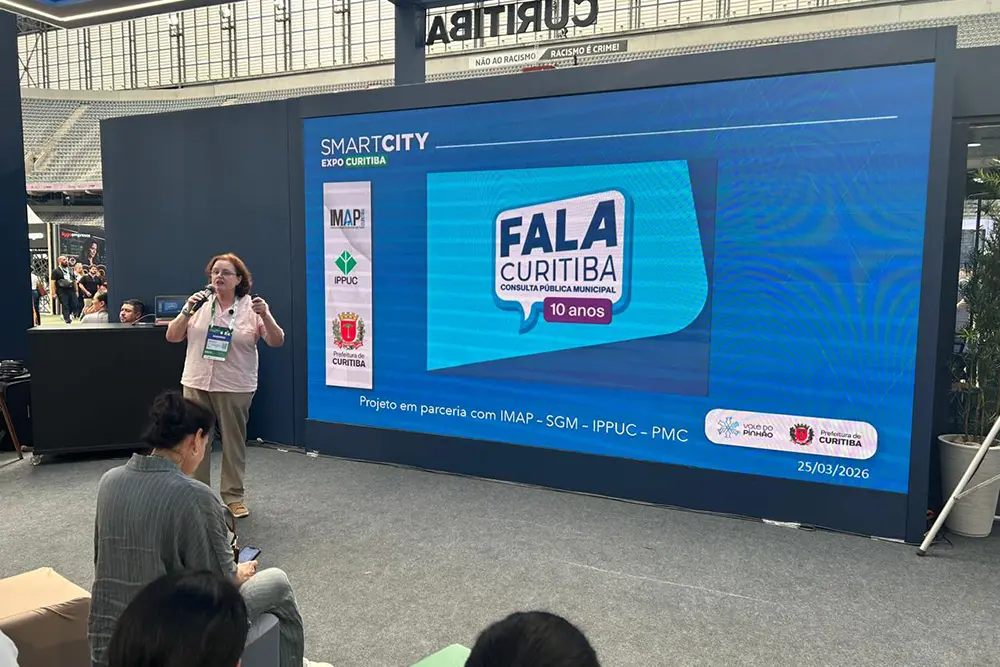Com uso da IA, Fala Curitiba agiliza a definição dos pedidos da população 5 Novas tecnologias adotadas no Fala Curitiba foram apresentadas pela presidente do Imap, Beatriz Battistella