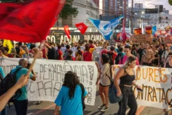 Alunos da USP protestam
