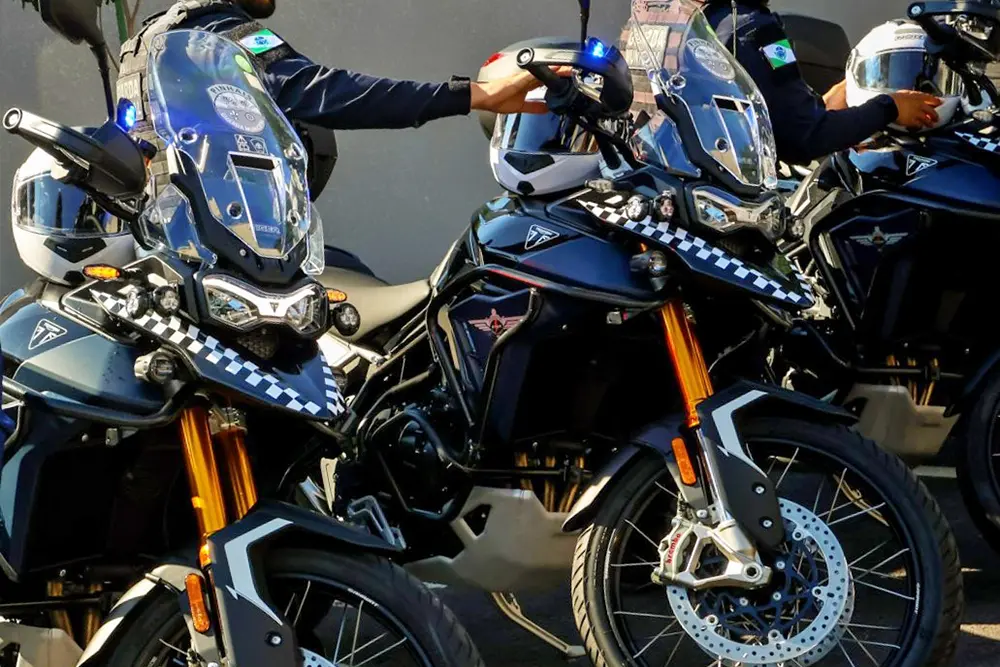 Guarda Municipal faz primeira prisão com novas motocicletas em Pinhais 3 Novas motocicletas garantem agilidade no patrulhamento e foram fundamentais para a captura de foragido da Justiça