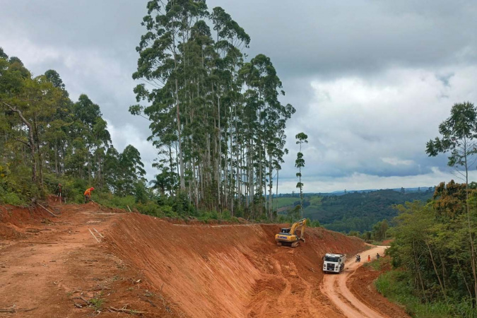 PR-092 em Doutor Ulysses interditada por risco de deslizamento 4 pr 092 em doutor ulysses 001 PR-092 em Doutor Ulysses interditada por risco de deslizamento