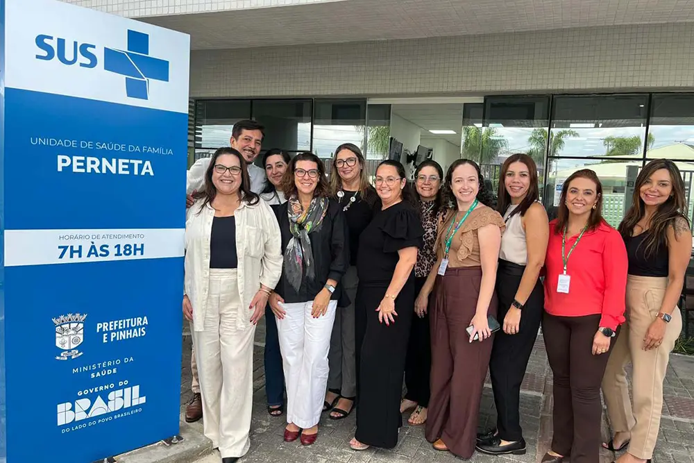 Banco Mundial audita e valida modelo de telediagnóstico em Pinhais 9 Acompanhada da prefeita de Pinhais, Rosa Maria, a Comitiva do Banco Mundial e da Secretaria de Estado da Saúde verificou os processos que aceleram o atendimento a cardiopatas nas unidades de saúde