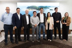 O governador Ratinho Junior se reuniu no dia 22, quarta-feira, com representantes da entidade e da Prefeitura de Piraquara para detalhar as obras de infraestrutura viária necessárias para o empreendimento