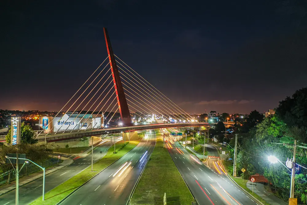 Curitiba ilumina monumentos para celebrar os 333 anos 3 Viaduto Estaiado tem nova iluminação em comemoração aos 333 anos de Curitiba