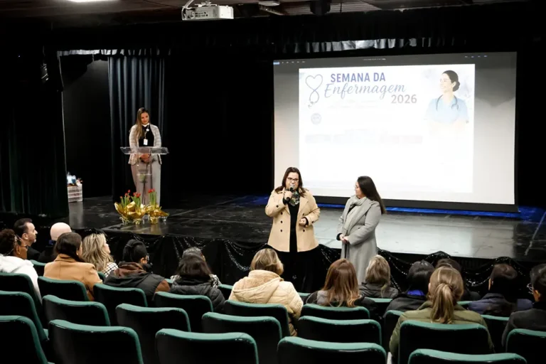 A prefeita Rosa Maria participou da abertura do evento voltado aos profissionais da saúde