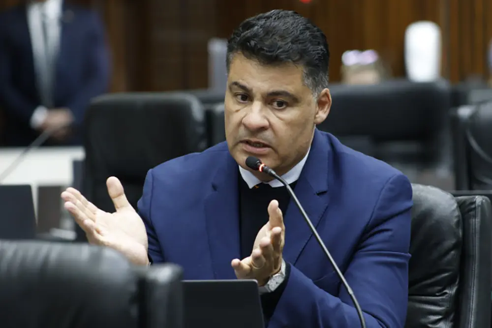 Projeto propõe educação sobre proteção aos animais nas escolas do Paraná 2 Deputado Marcelo Rangel