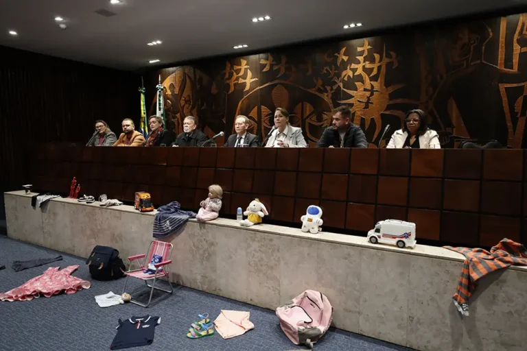 Especialistas de diferentes esferas governamentais participam de debates sobre segurança viária e vulnerabilidade infantil