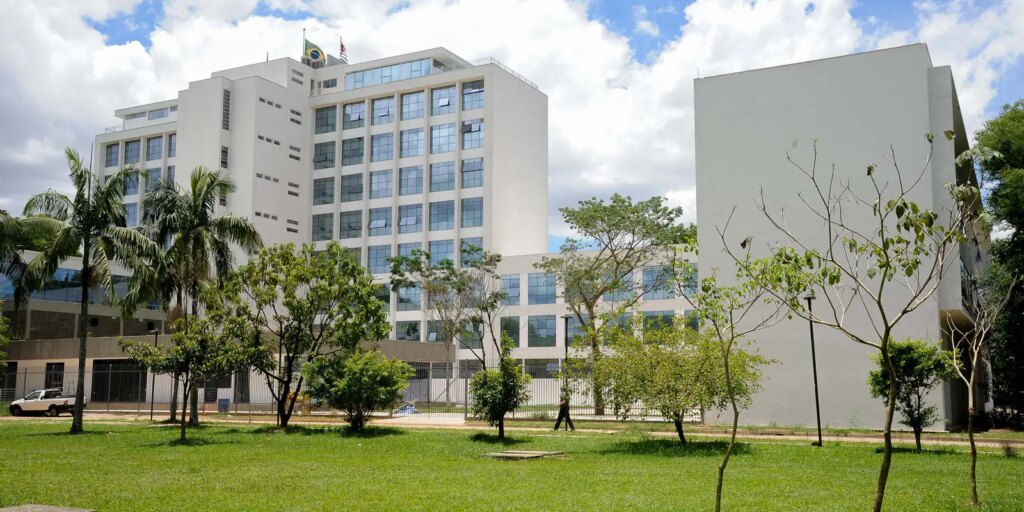 Desocupação da reitoria da USP pela PM: Conflito e consequências 7 fachada reitoria foto cecilia bastos 1 Desocupação da reitoria da USP pela PM: Conflito e consequências