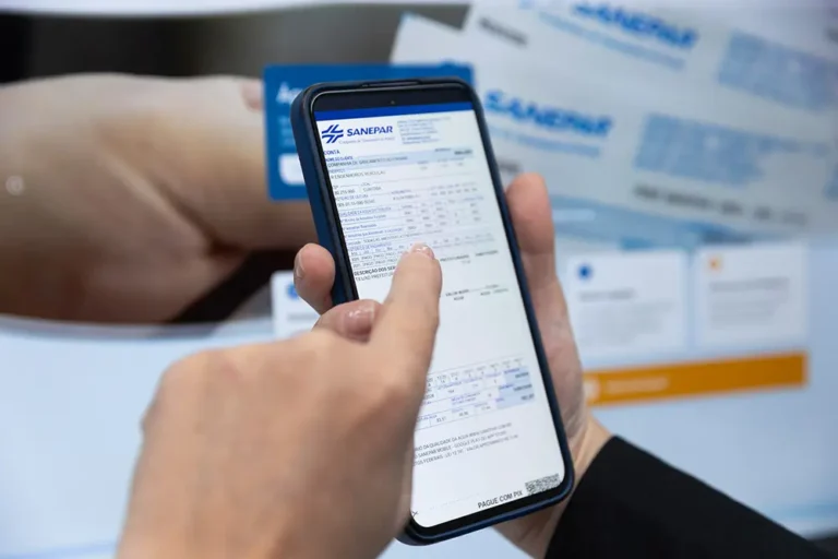 Sanepar poupa 2,1 milhões de folhas de papel com fatura digital